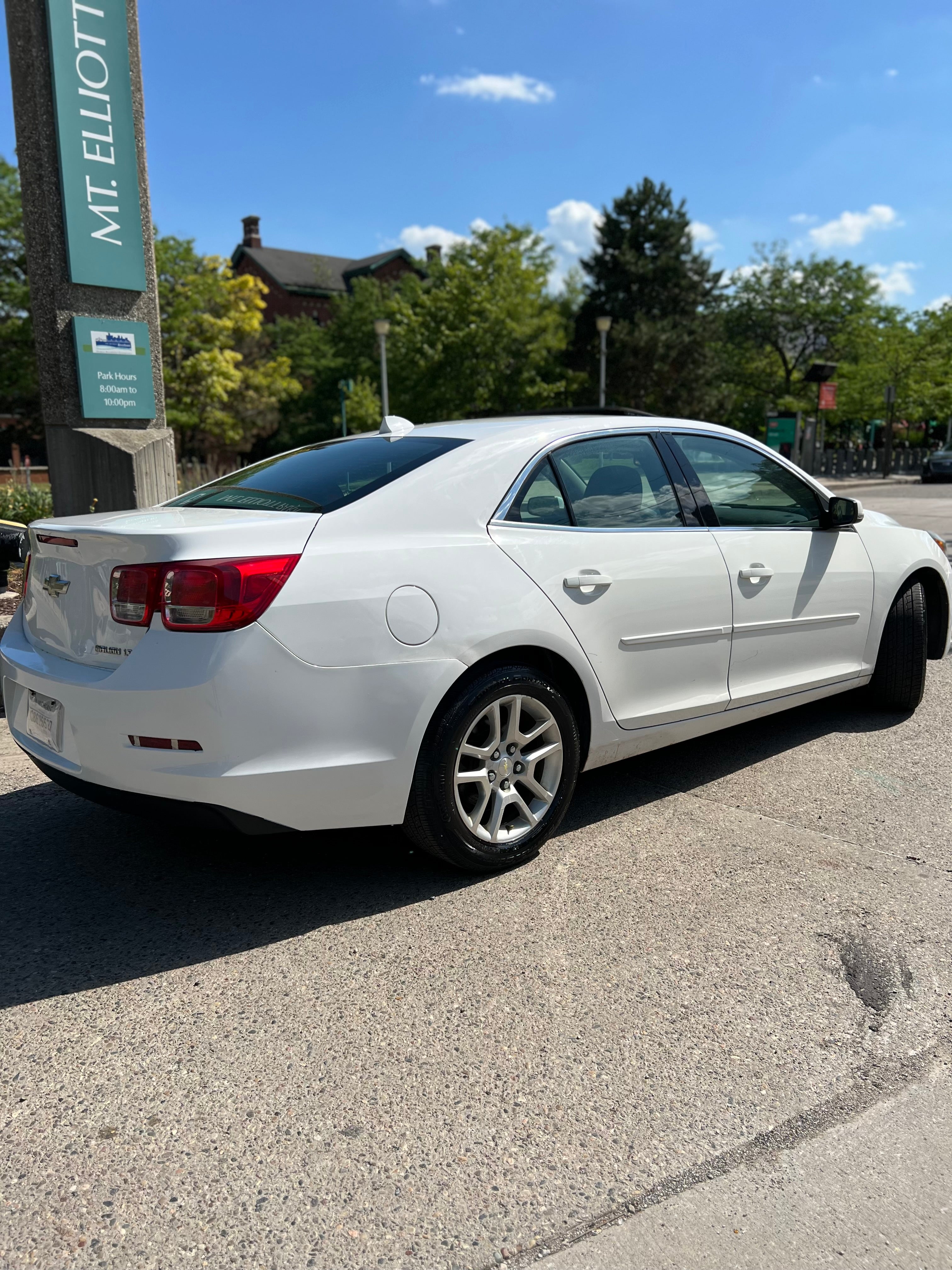 MID SIZE CHEVY MALIBU