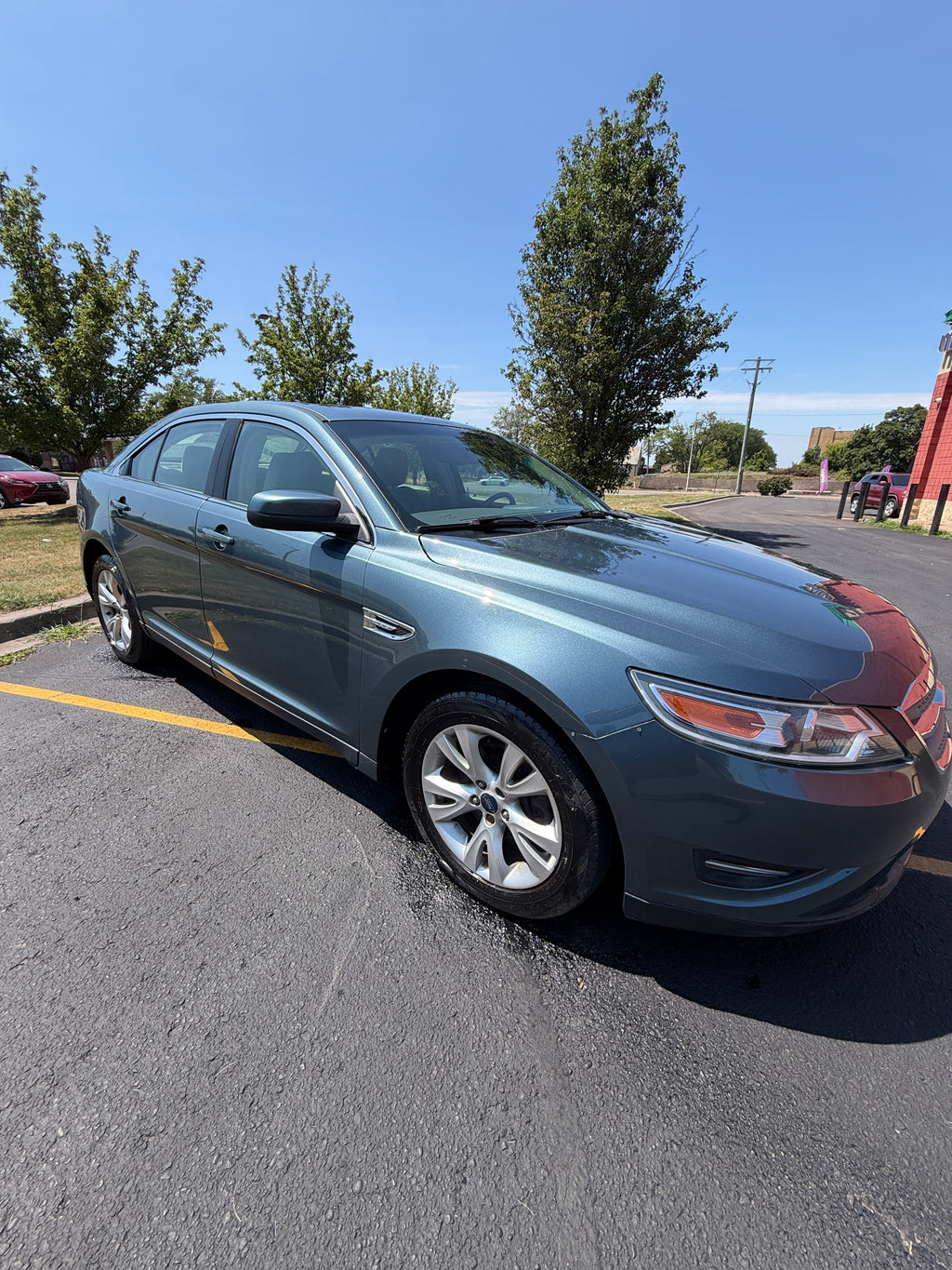 FORD TAURUS FULL SIZE RENTAL