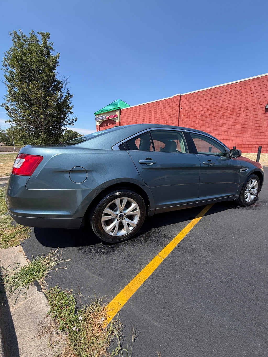 FORD TAURUS FULL SIZE RENTAL