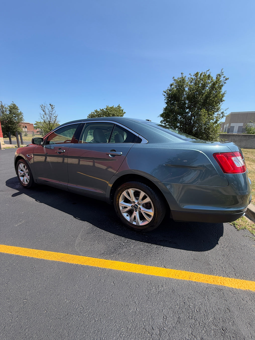 FORD TAURUS FULL SIZE RENTAL