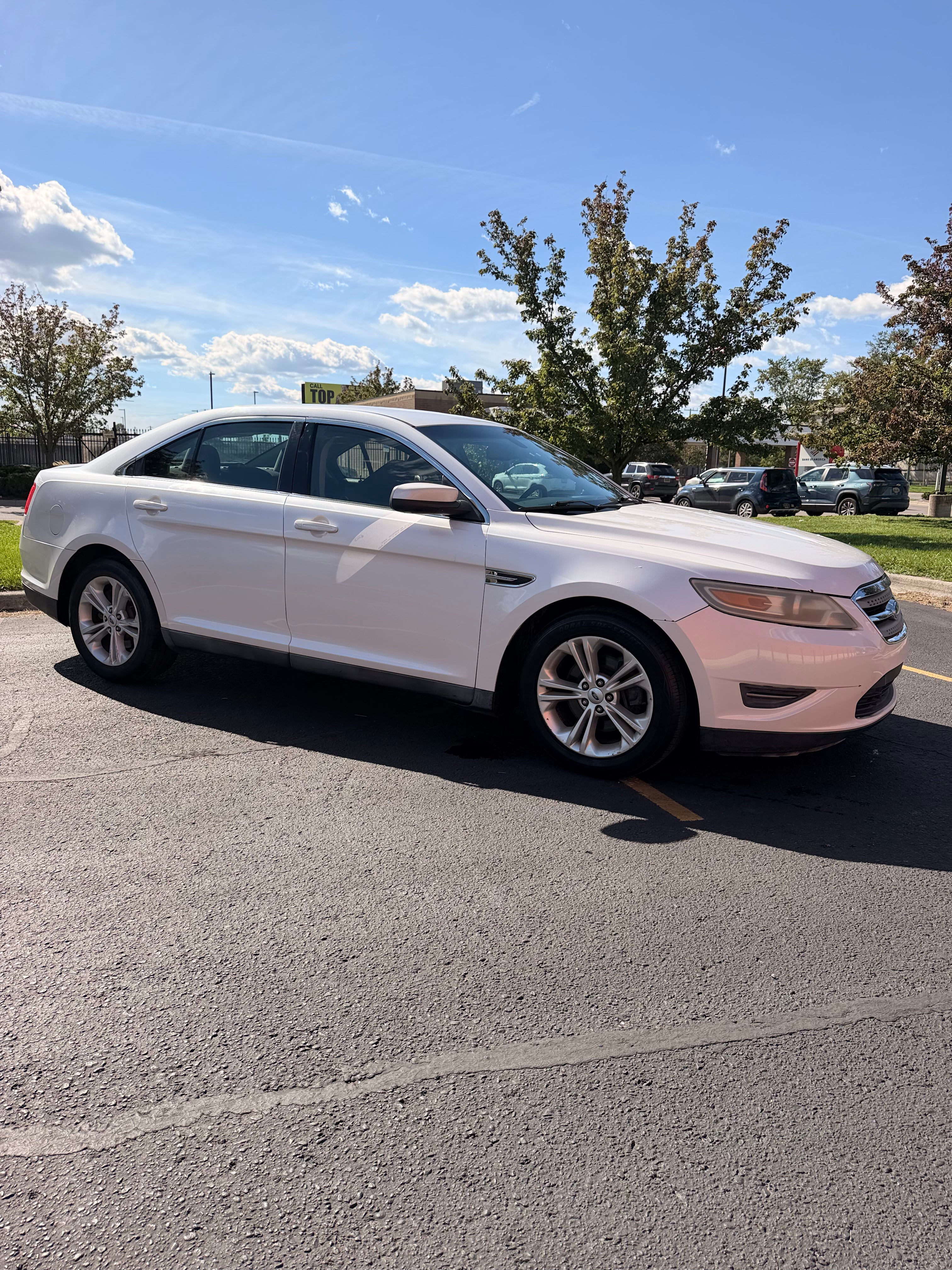 2014 FORD TAURUS FULL SIZE RENTAL