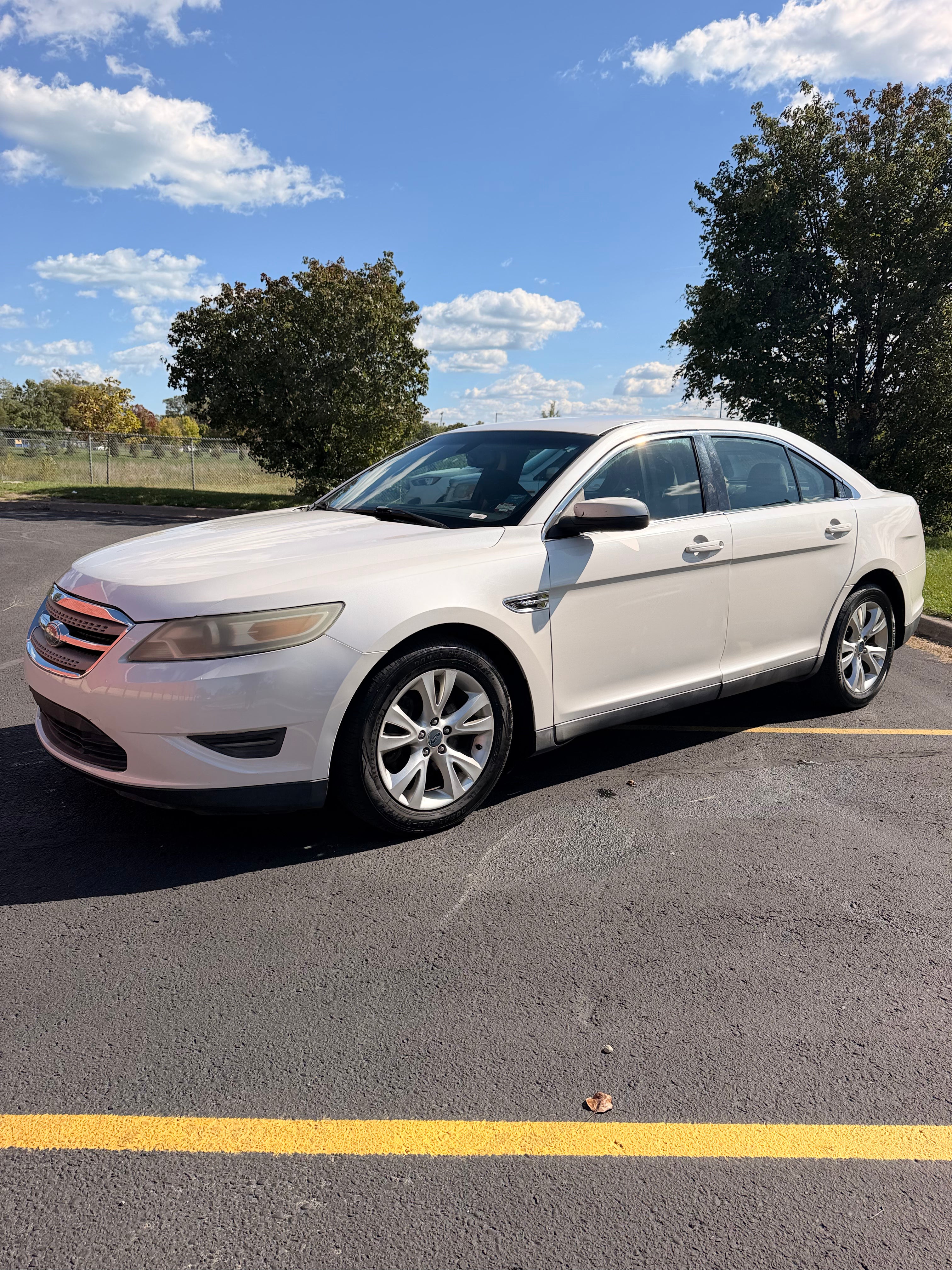 2014 FORD TAURUS FULL SIZE RENTAL