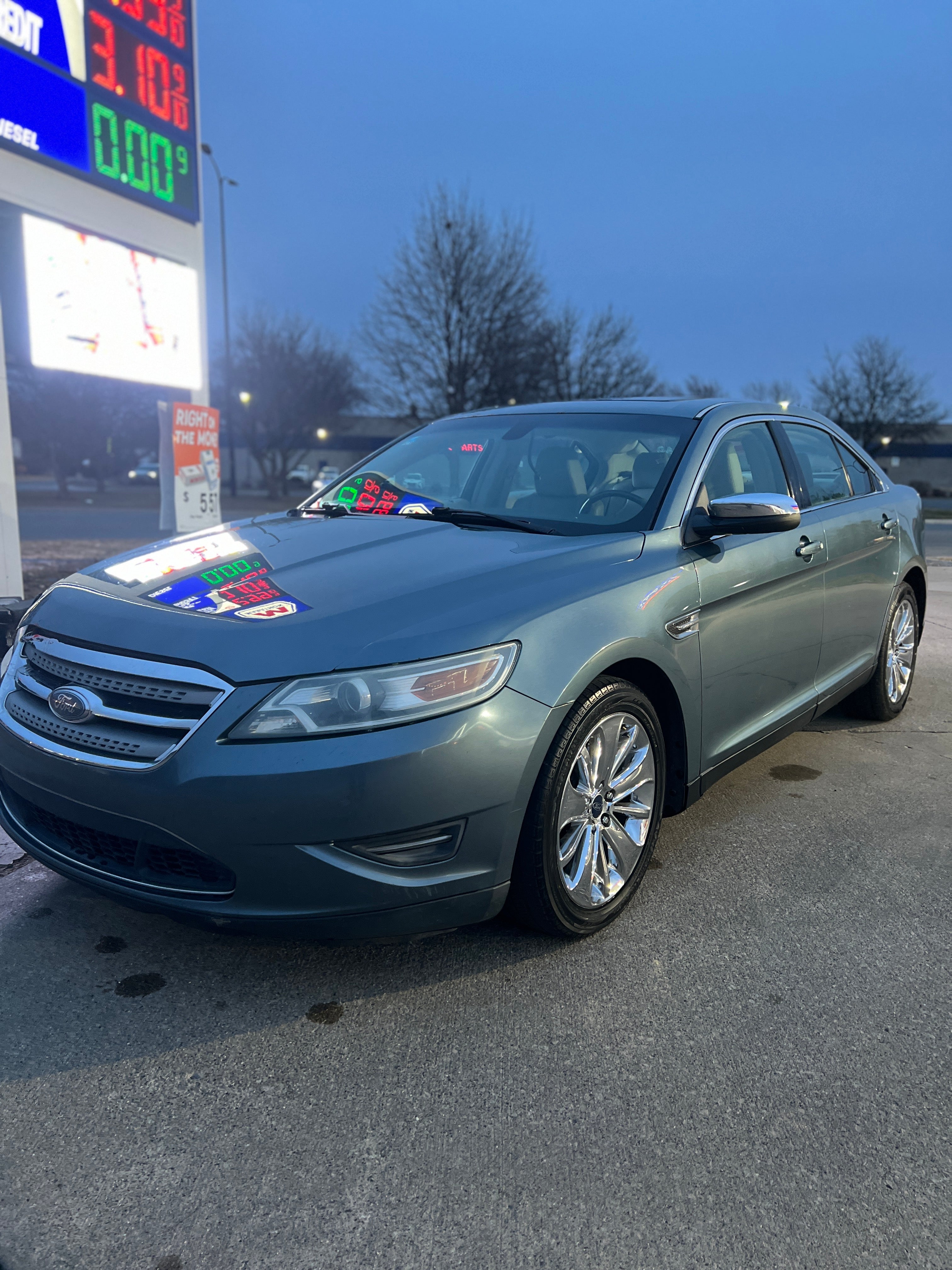 FORD TAURUS