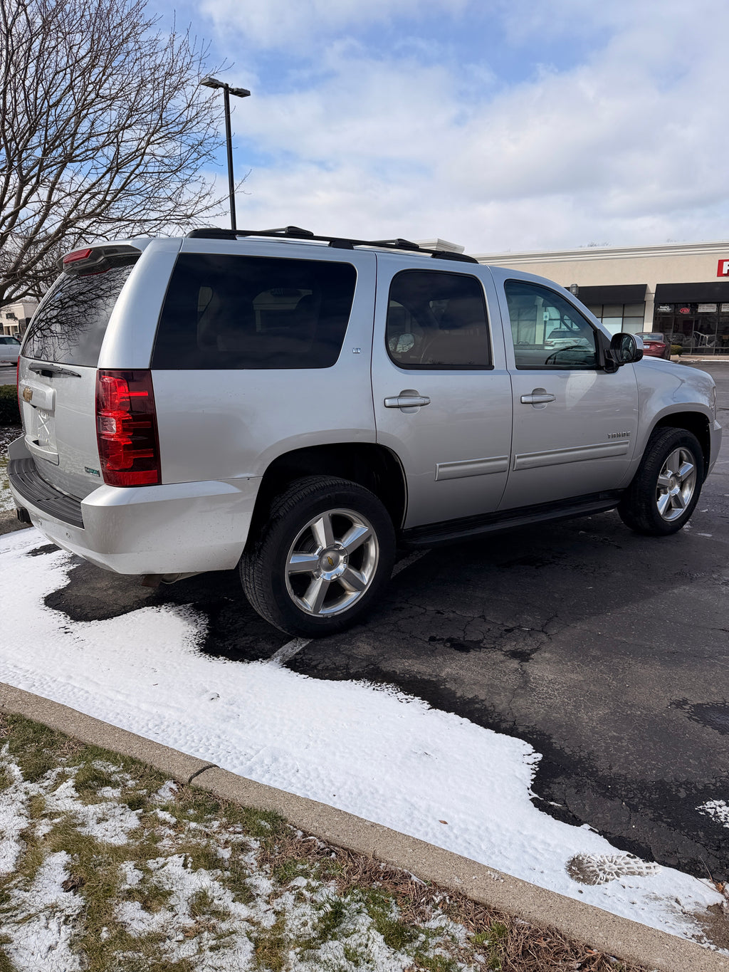CHEVY TAHOE FULL SIZE SUV ll