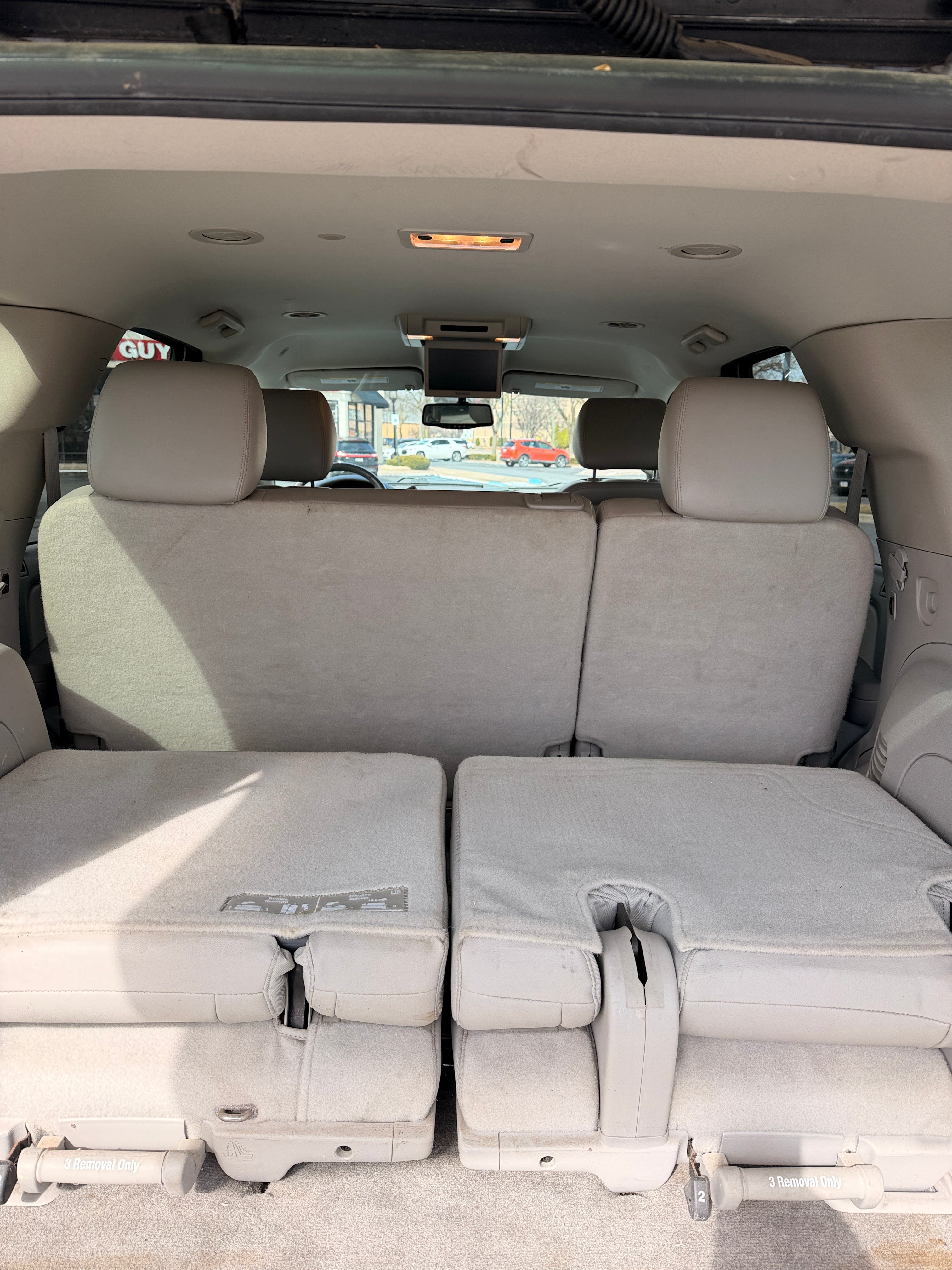 CHEVY TAHOE FULL SIZE SUV ll