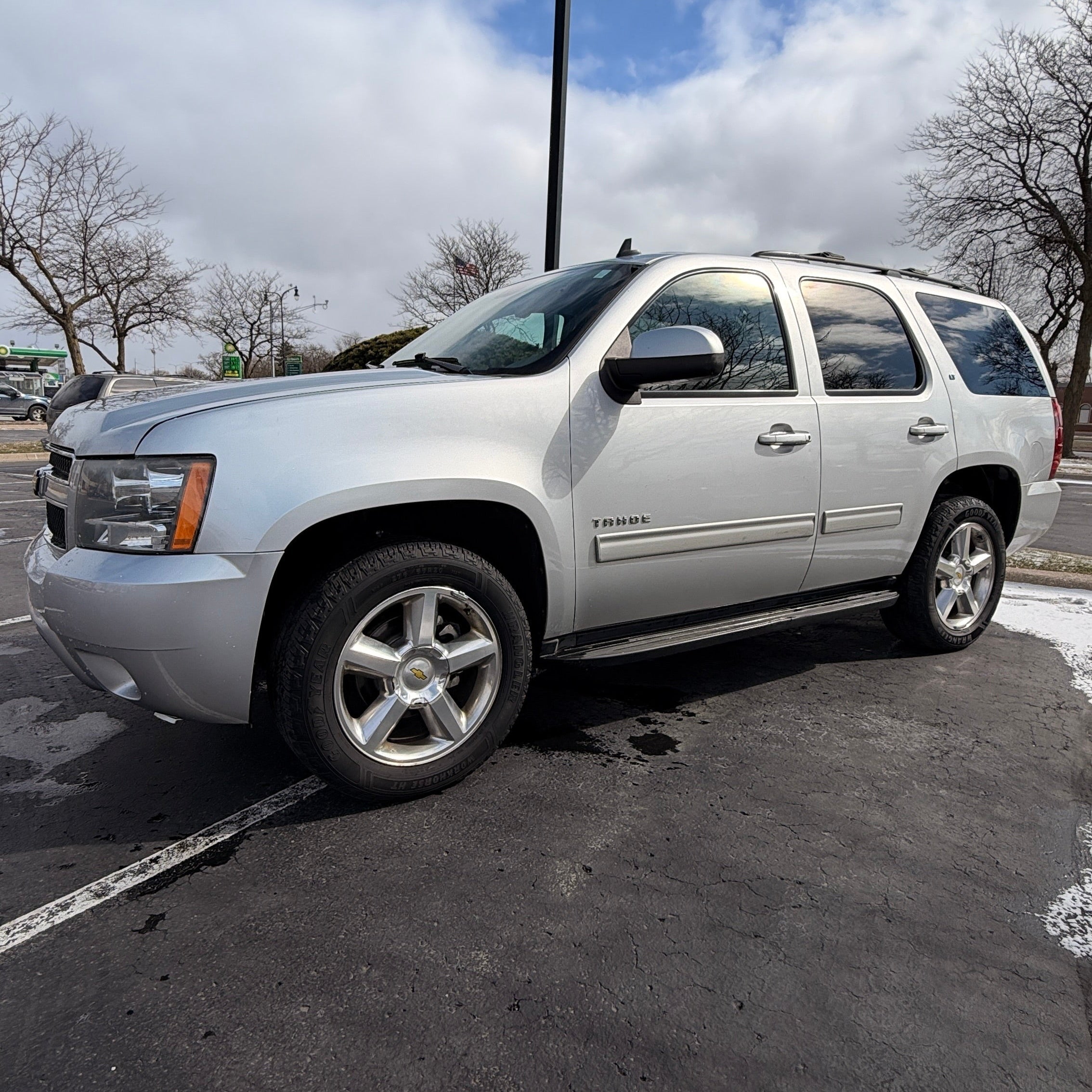 CHEVY TAHOE FULL SIZE SUV ll