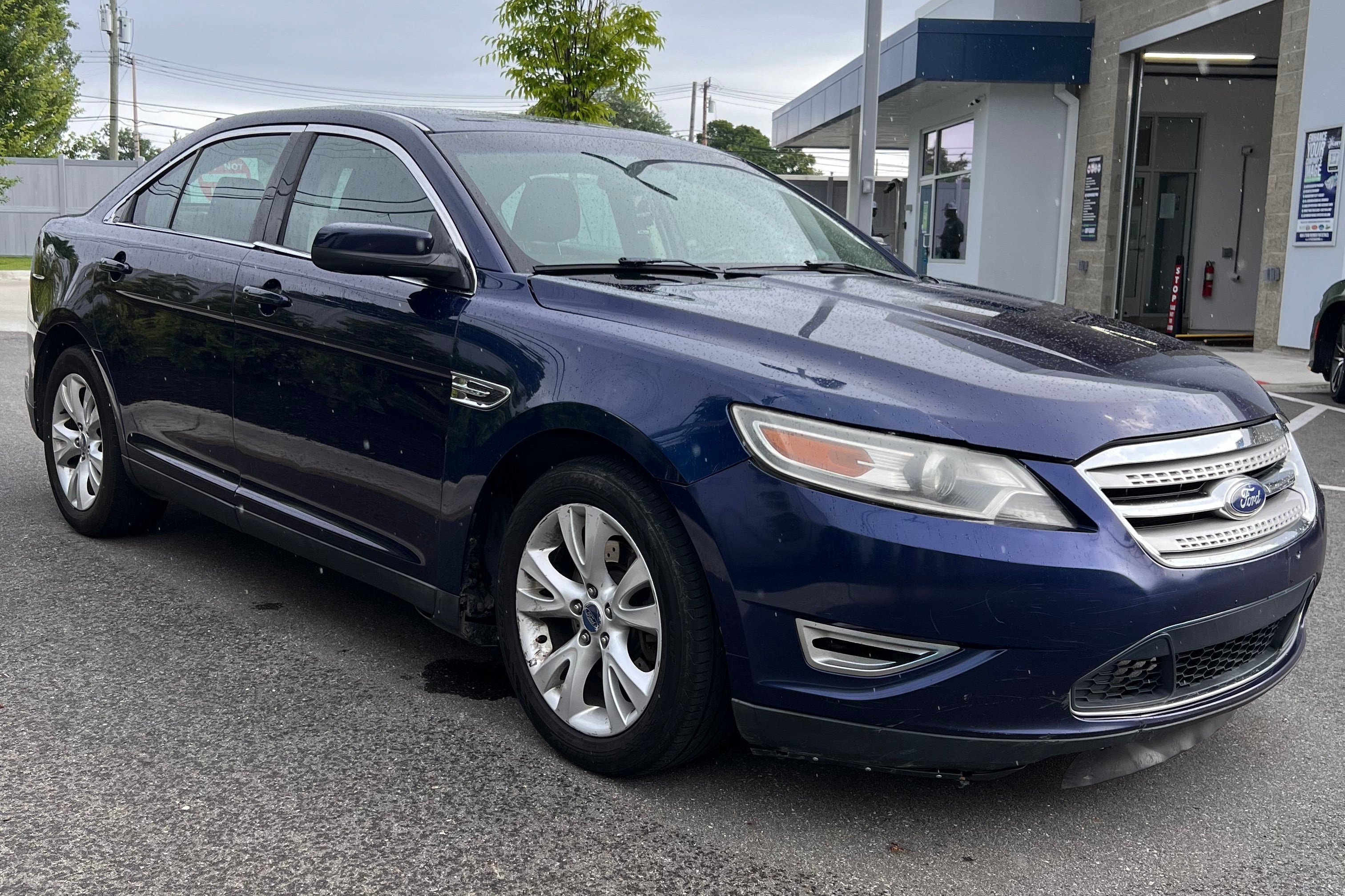 FORD TAURUS FULL SIZE