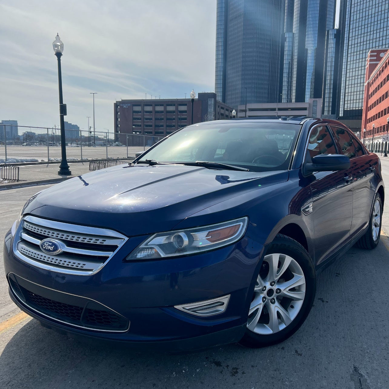 FORD TAURUS FULL SIZE